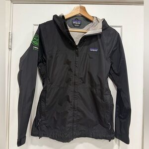 Patagonia Shell Black Hooded Women's Rain Jacket with Gray Lining